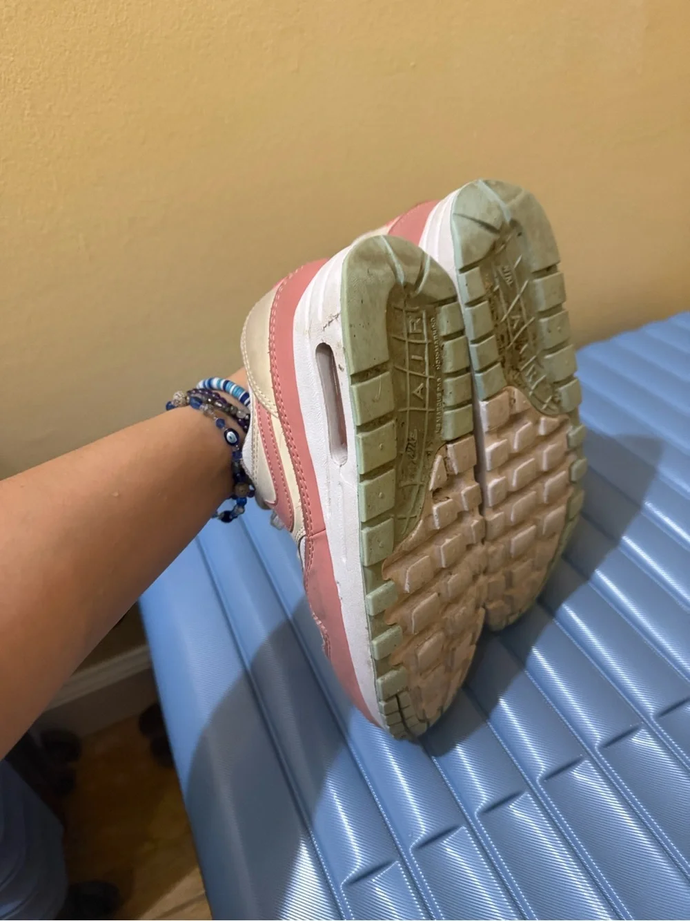 Nike Kids Low-Top Sneakers in Cream and Pink 💖